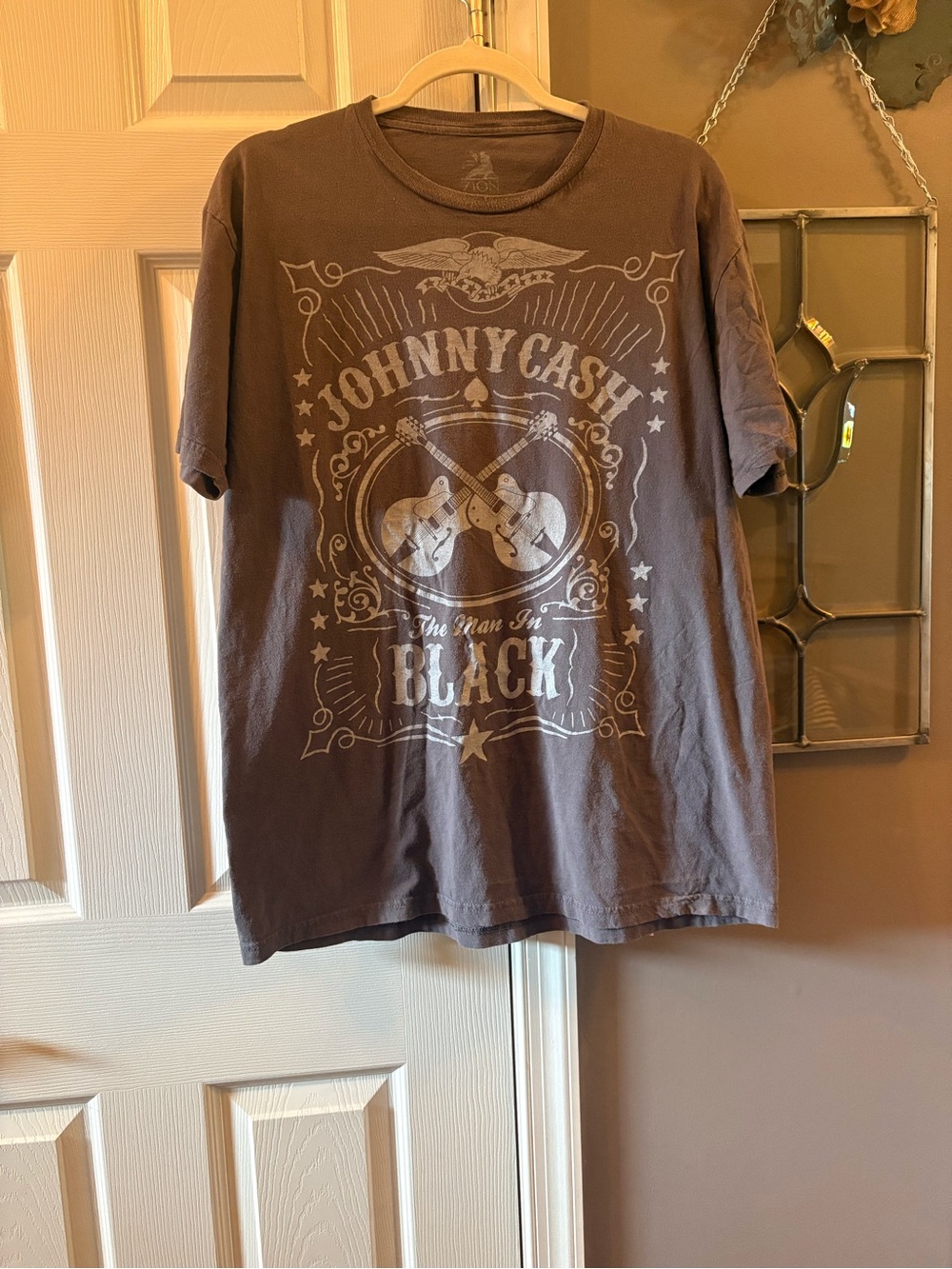 Johnny Cash “The Man in Black” Graphic T-Shirt Brown Western Country Music Tee